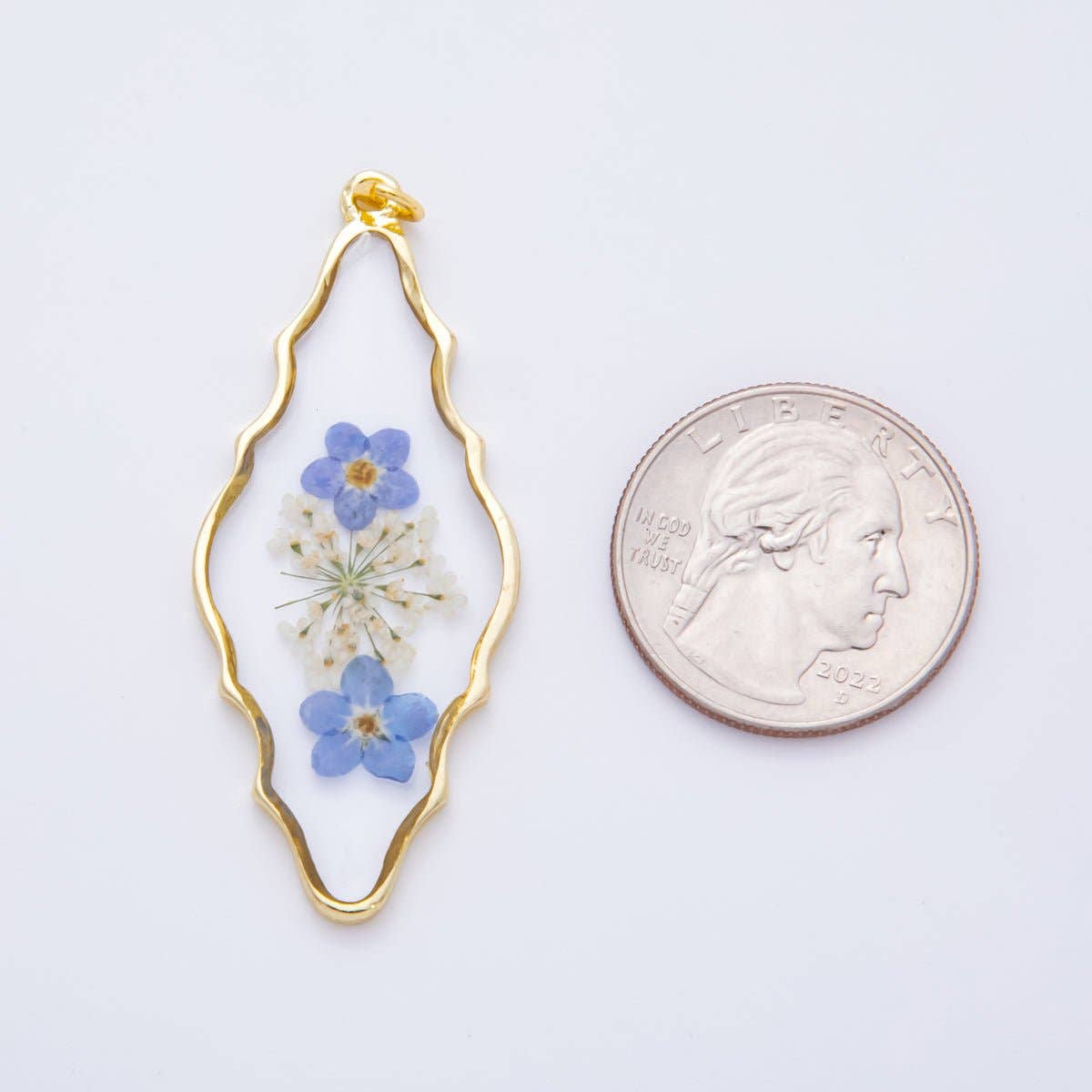 Resin Wavy Diamond-cut Blue Flowers Charm