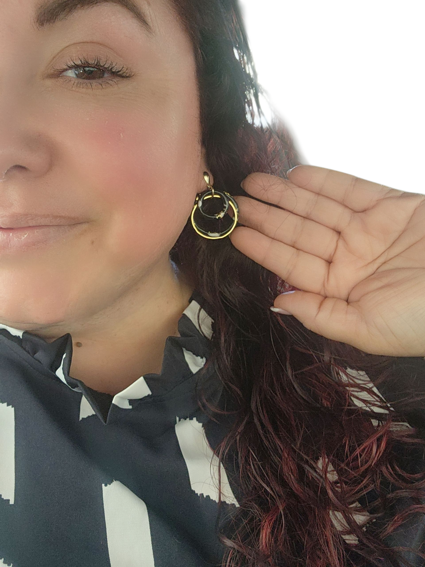 Luxey Collection Dangle Gold/White Earrings