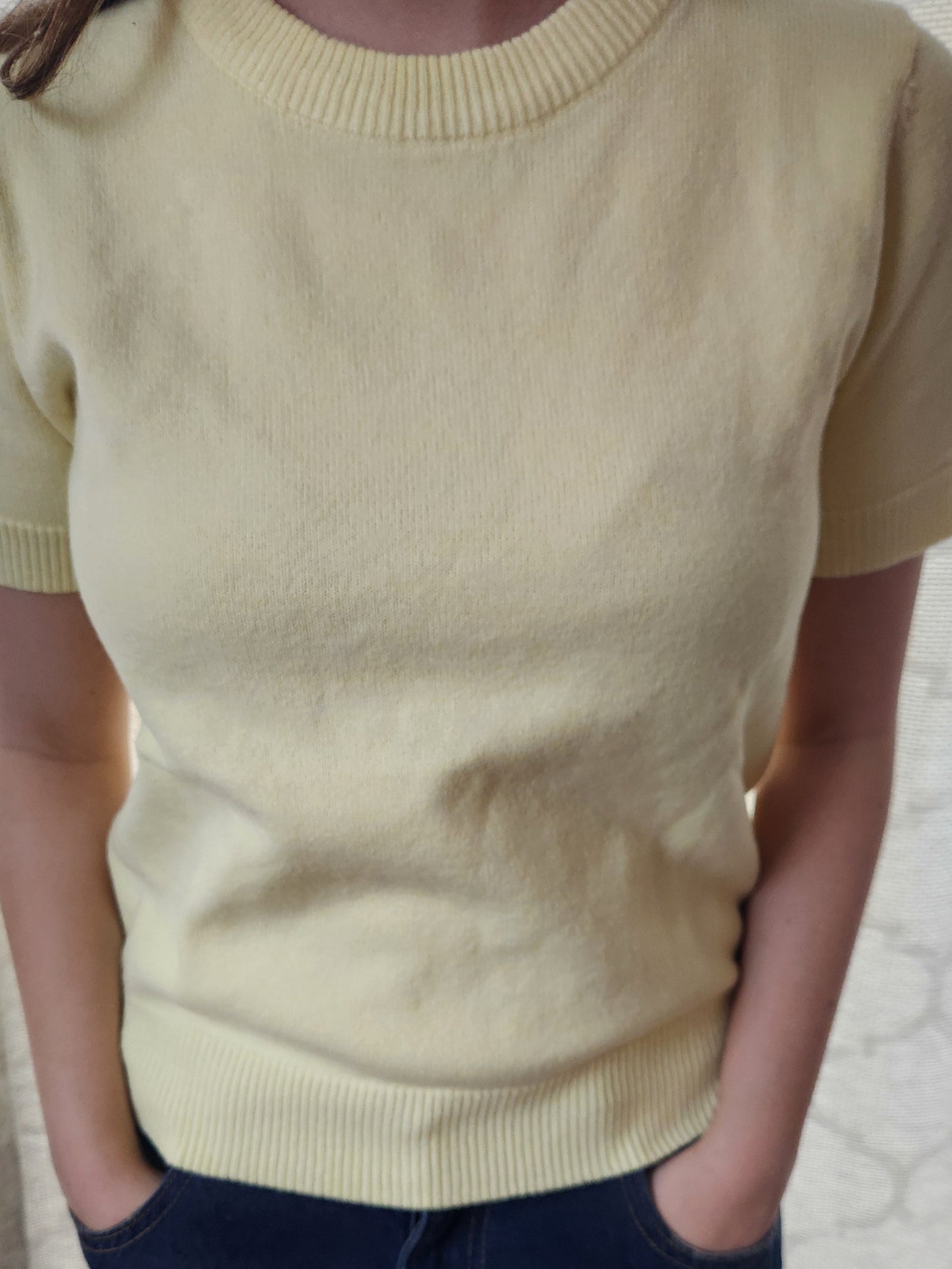 Soft quarter sleeve sweater top