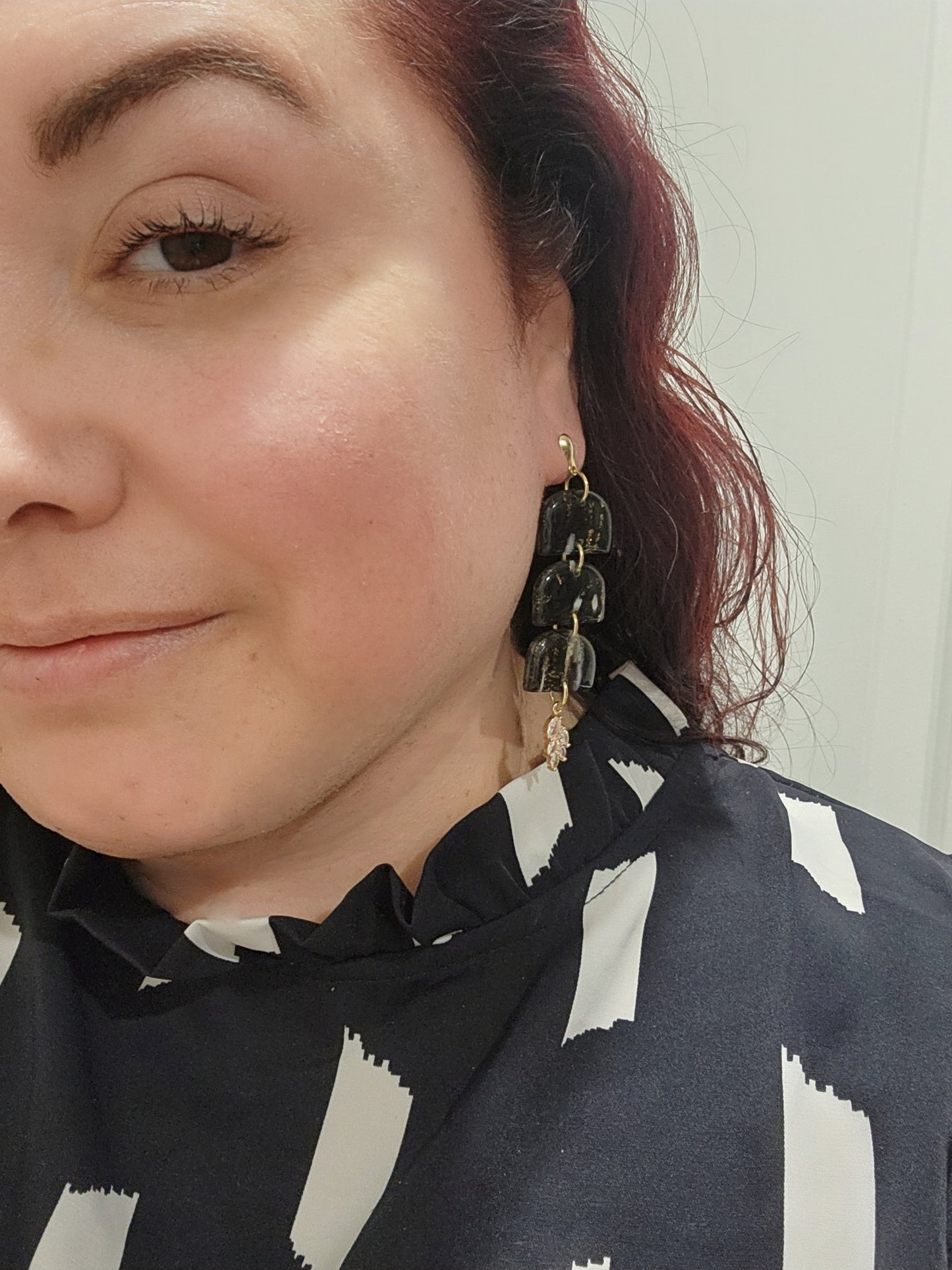 Luxey Collection Arc Gold/White Long Dangle Earrings