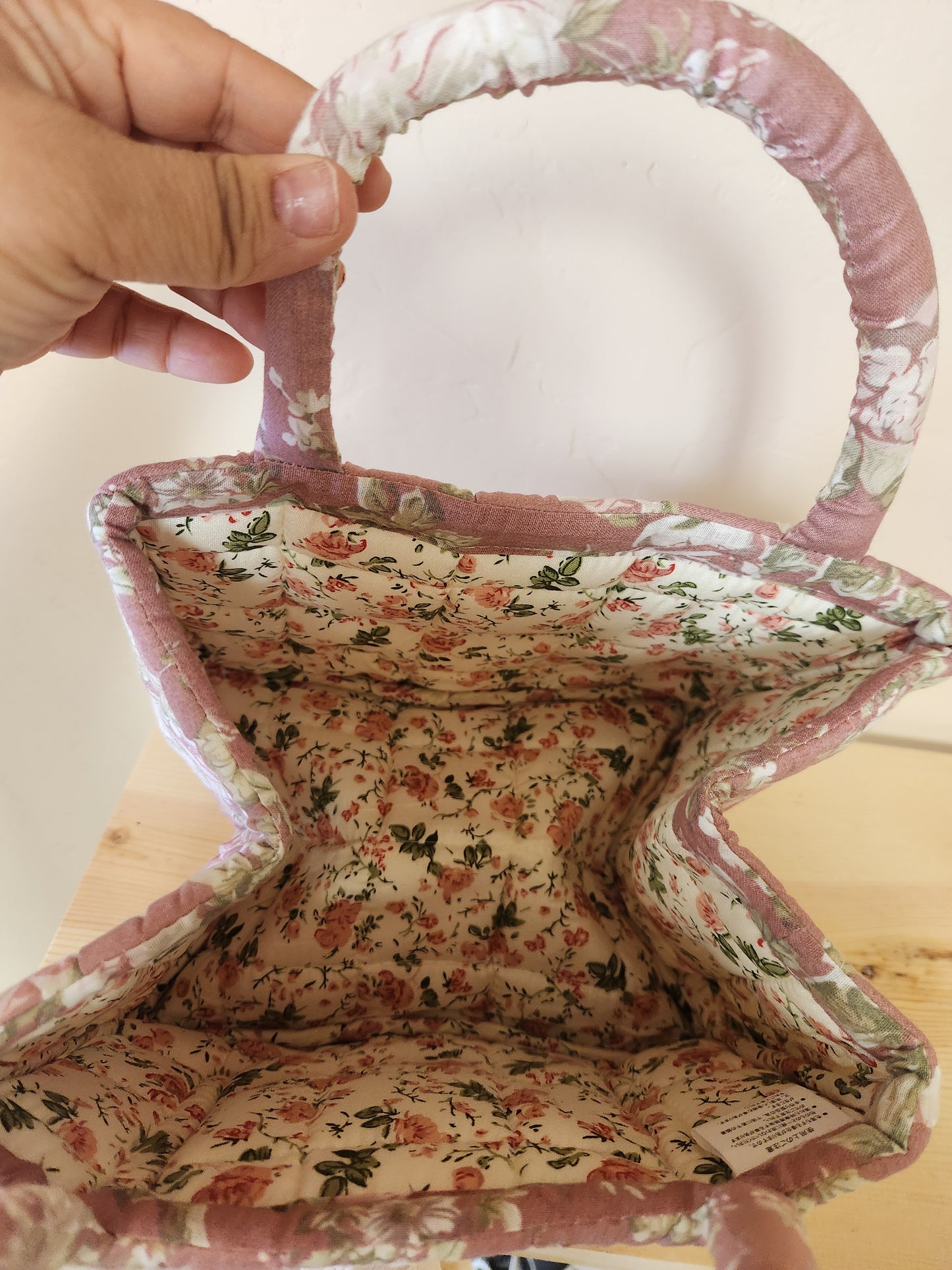 Floral quilted small tote bags w/front pocket