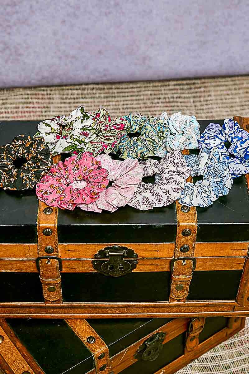 Floral-Print Scrunchie Hair Band