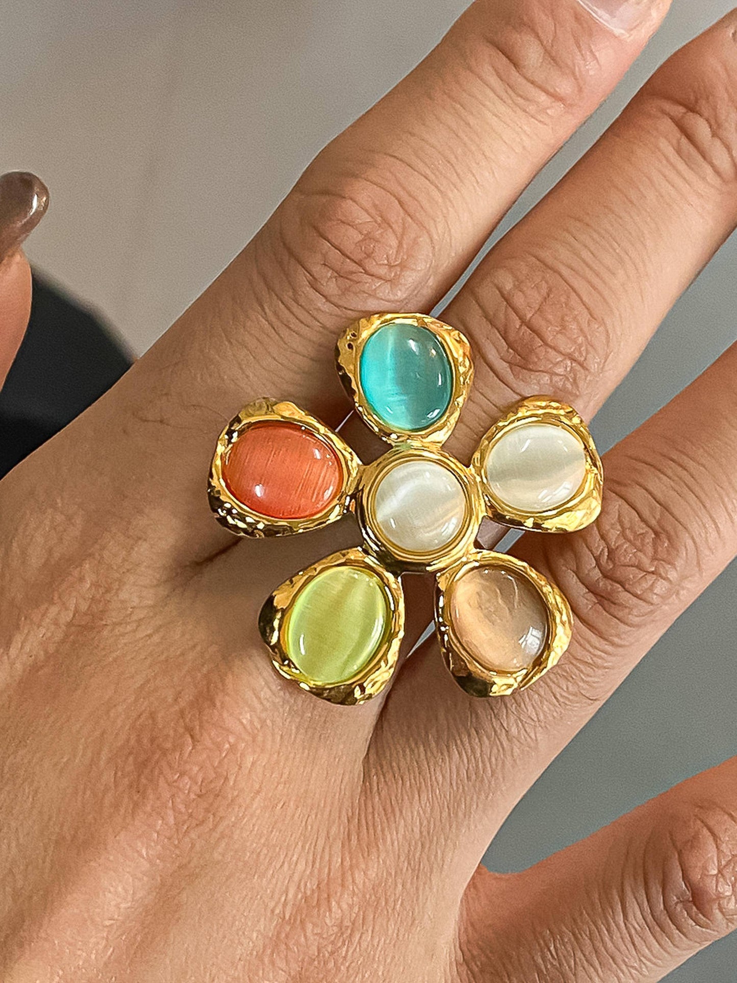 18K Non-Tarnish Vintage Stone Floral Ring