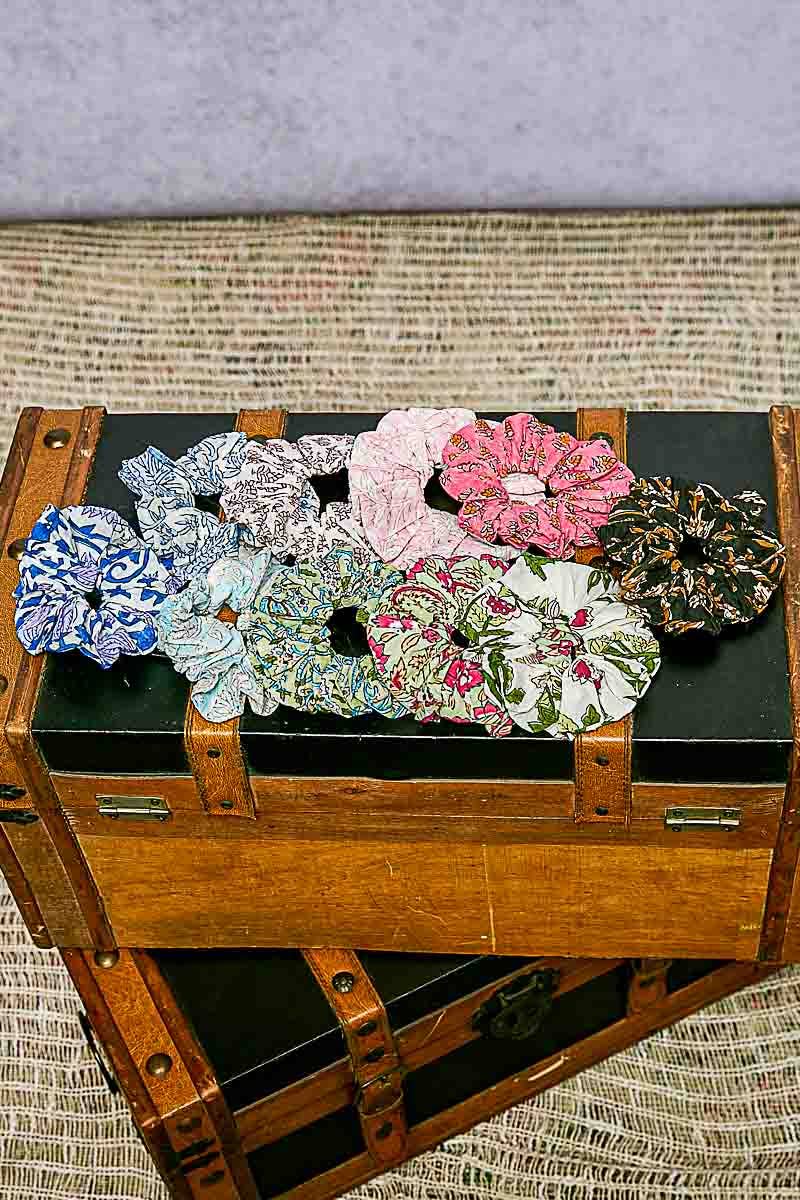 Floral-Print Scrunchie Hair Band