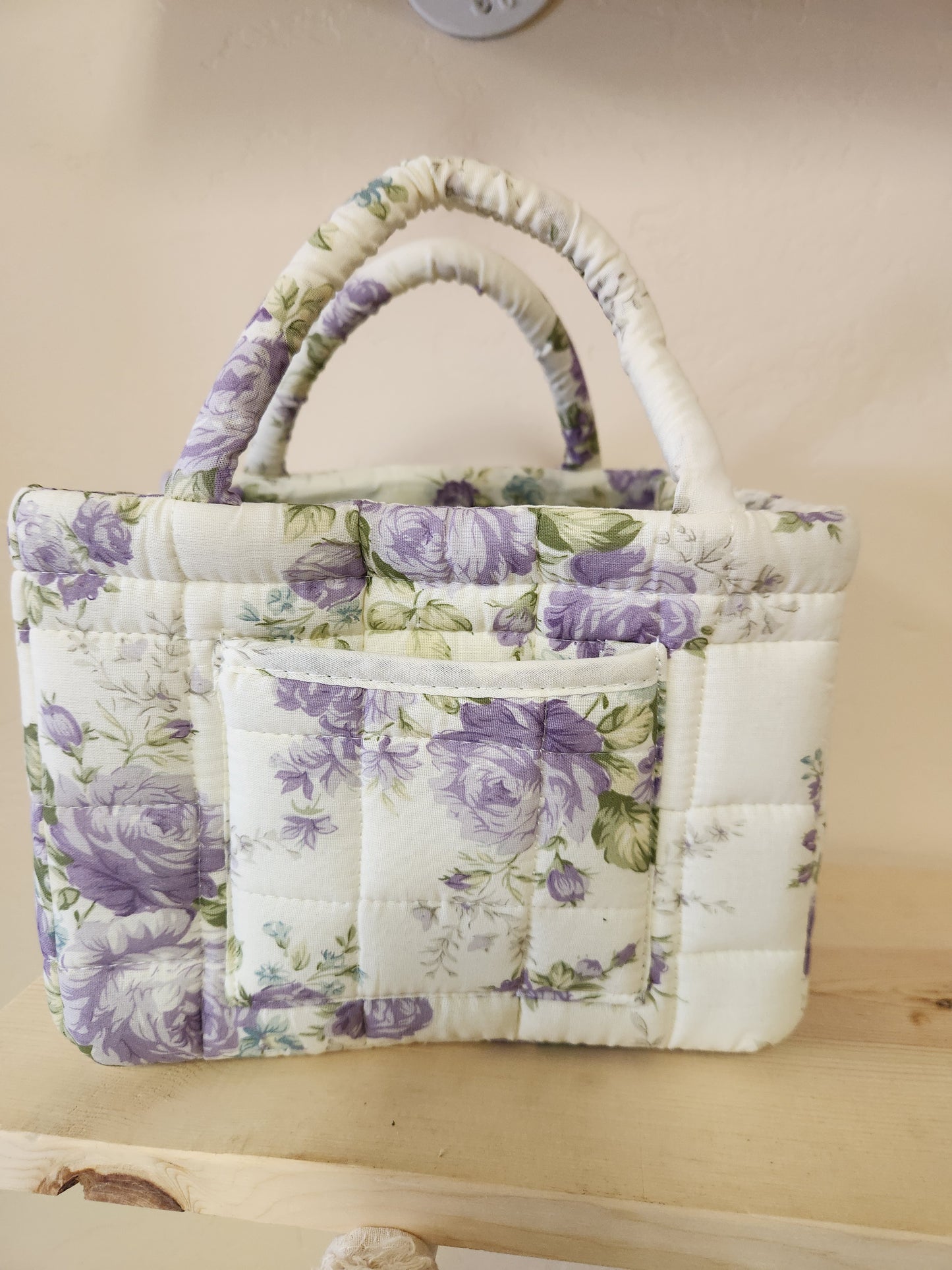 Floral quilted small tote bags w/front pocket