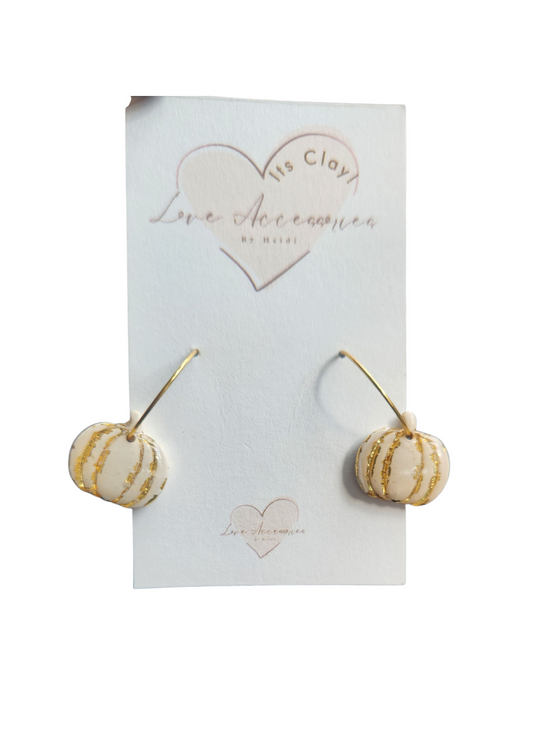Gold foil pumpkin w/gold hoops in cream color