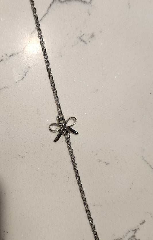 Bow Bracelet in Silver