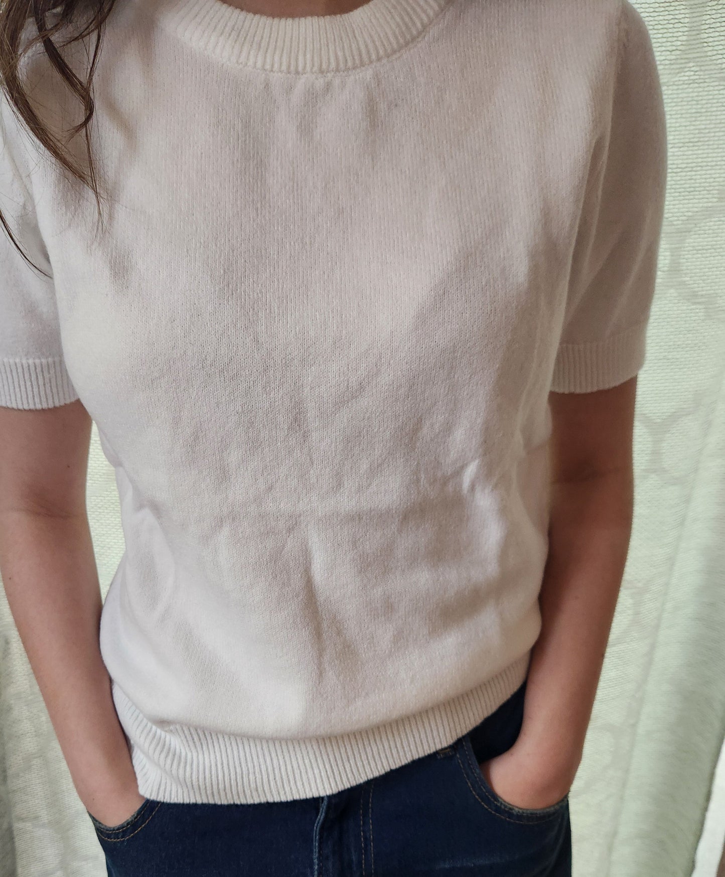 Soft quarter sleeve sweater top