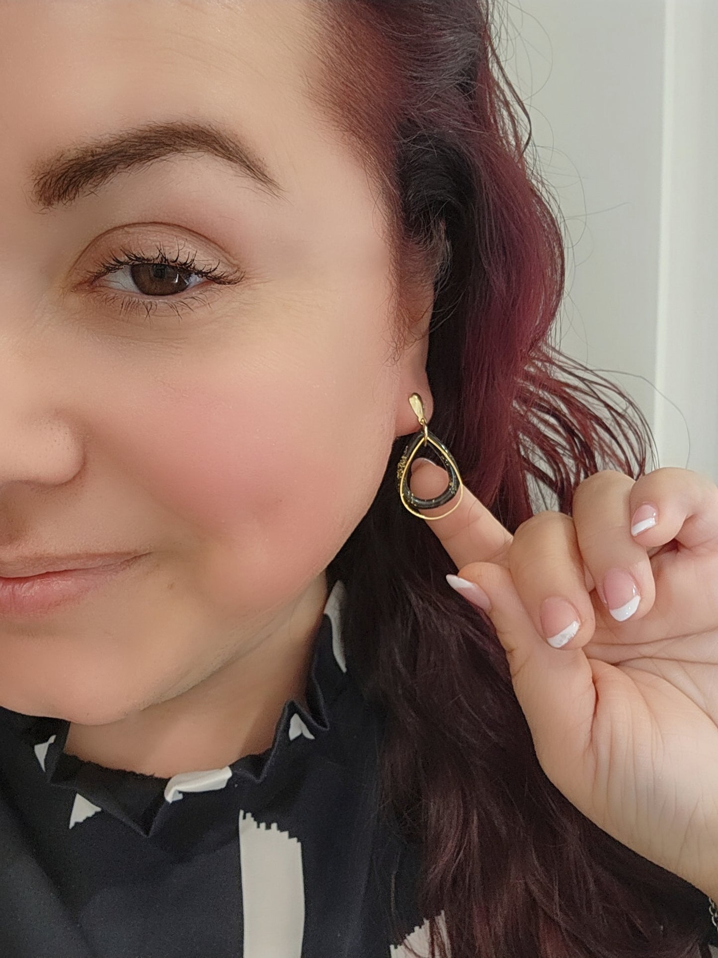Luxey Collection Teardrop Gold/White Dangle Earrings