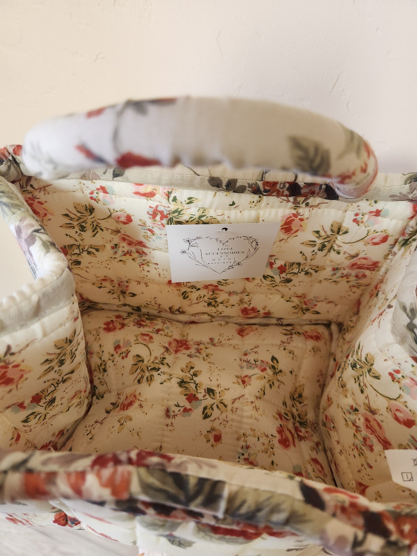 Floral quilted small tote bags w/front pocket